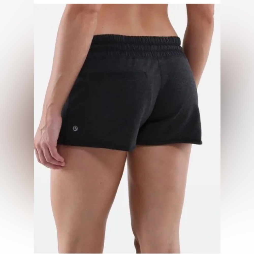 Lululemon Blissed Out Shorts Women’s 4 Heathered Black